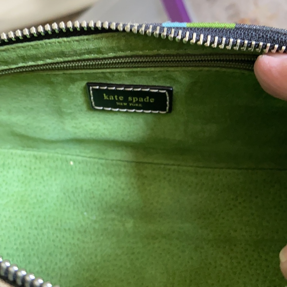 Kate spade purse 11 x 4 x 3. Suede lining - Picture 3 of 3